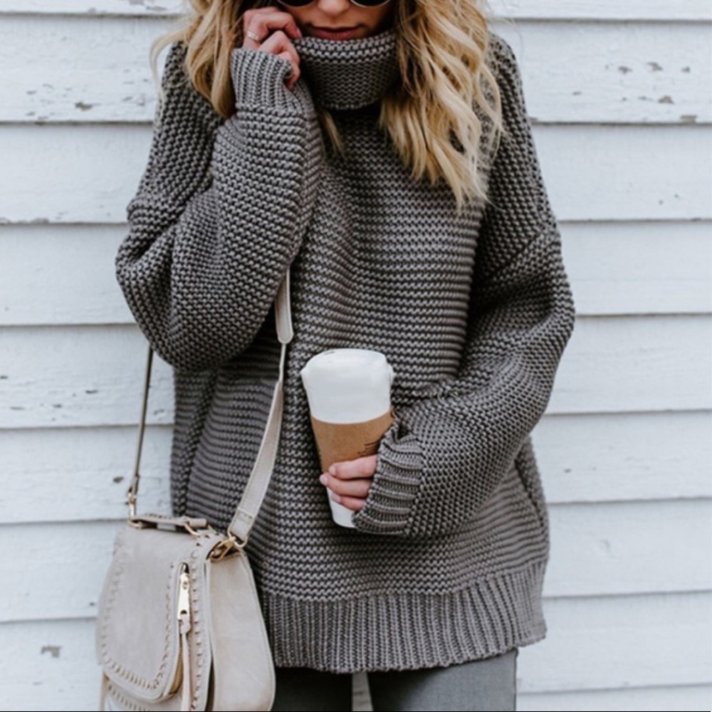Turtleneck thick knitted sweater